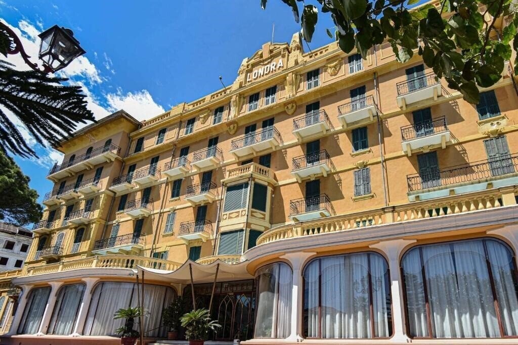 Отель Grand Hotel Londra 4*