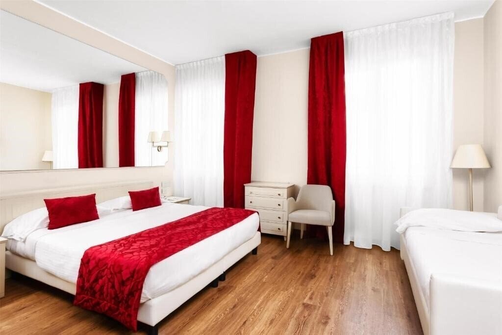 Отель Best Western Nazionale Hotel 4*