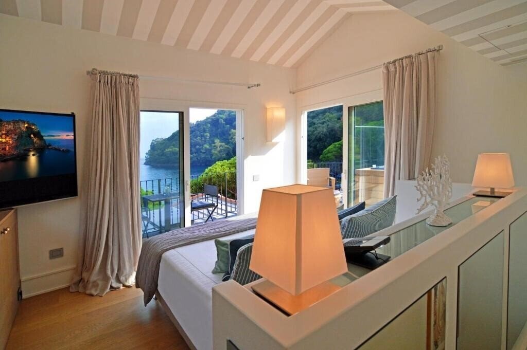 Картинка Eight Hotel Paraggi 5*