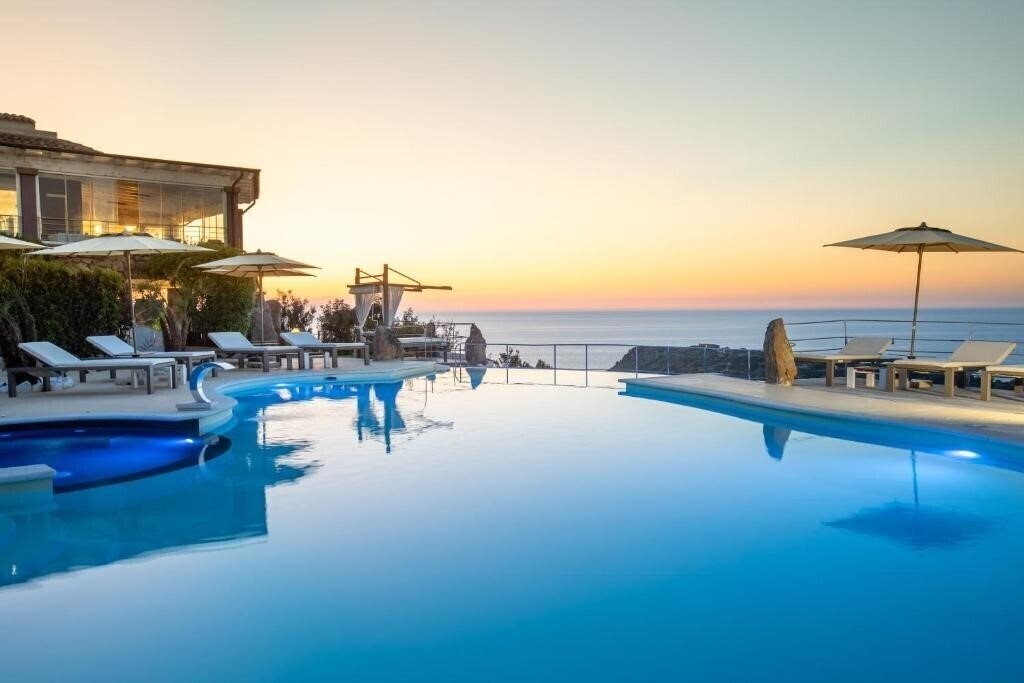 Готель Bajaloglia Resort 4*