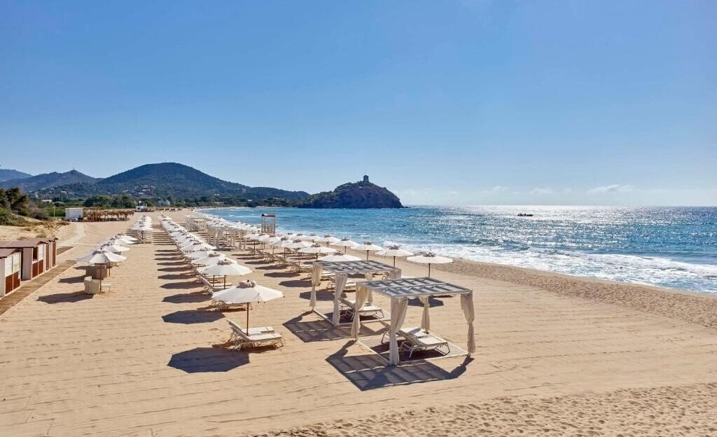 Изображение Baia di Chia Resort Sardinia Curio Collection by Hilton 5*