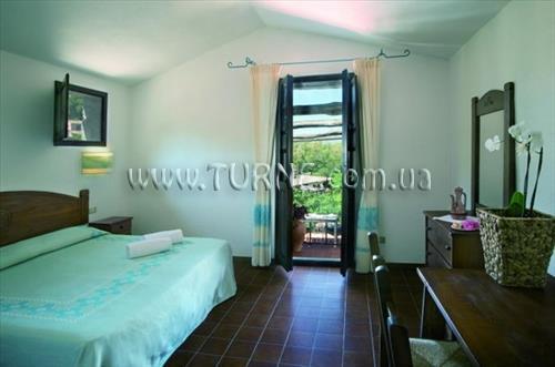 Отель Blu Hotel Laconia Village 4*