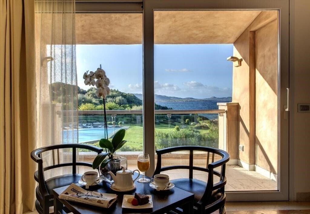 Фотографія L'Ea Bianca Luxury Resort (ex. L E A Bianca Luxury Resort) 5*