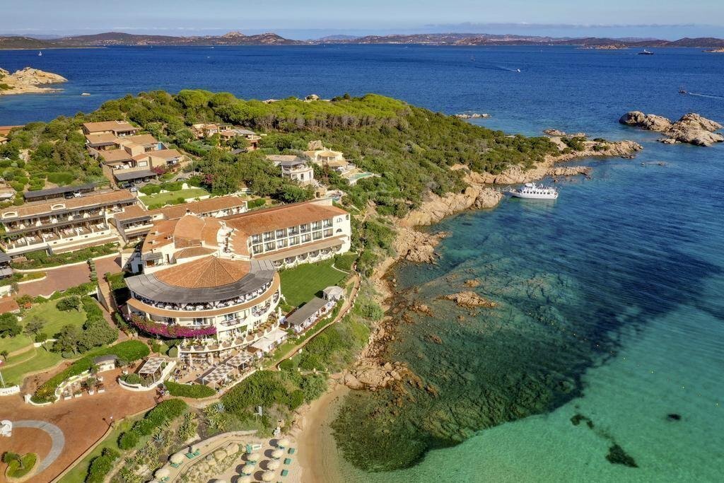 Готель Club Hotel Baja Sardinia 4*