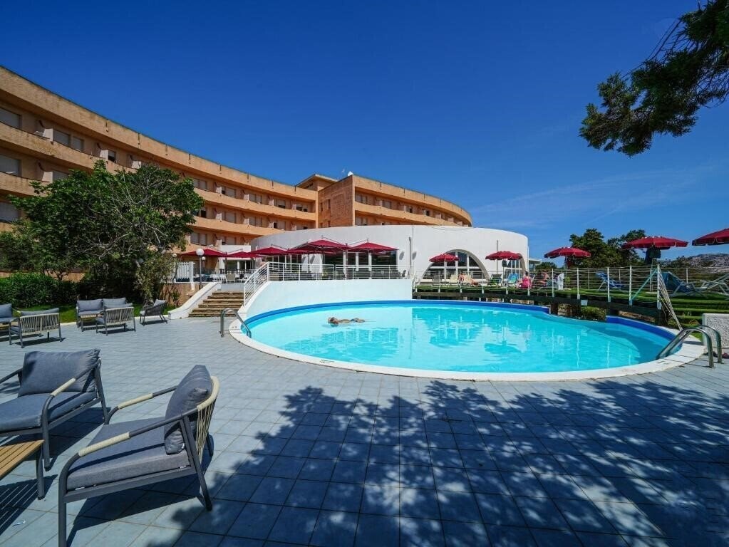 Готель Club Esse Roccaruja 4*