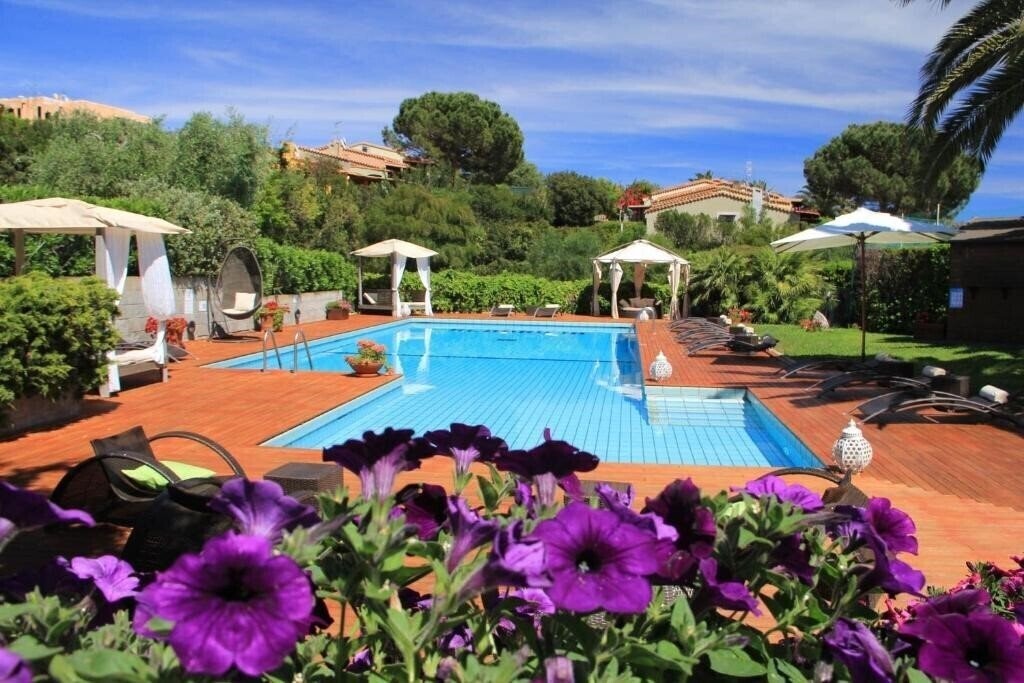 Готель Hotel Albaruja 4*