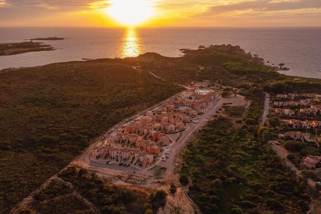 Фото Red Sun Village (Trinita D'Agultu E Vignola) 4*