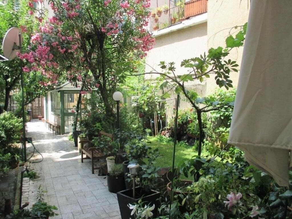 Фото Il Giardino Degli Oleandri 4*