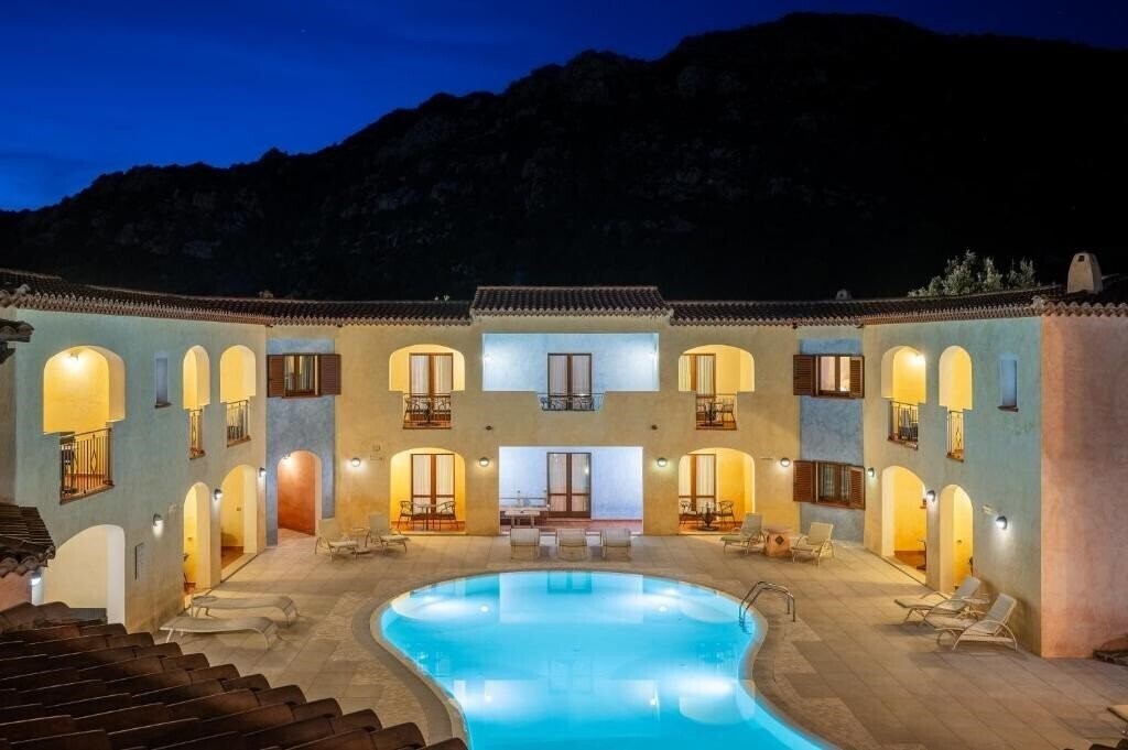 Фото Monti Di Mola 4*