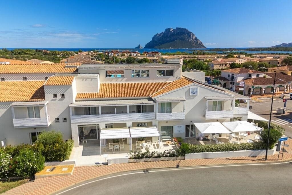 Готель Felix Hotels Hotel Residence Porto San Paolo 4*