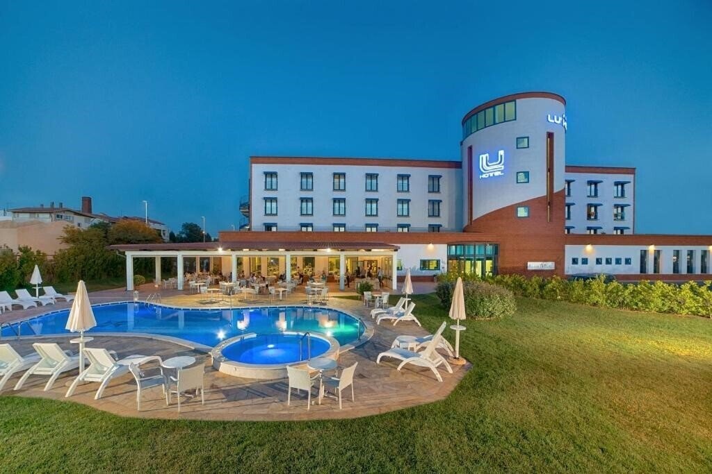 Отель Lu' Hotel Carbonia 4*