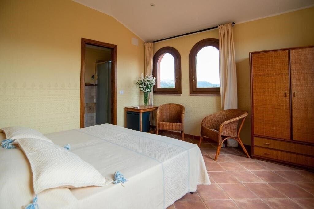 Фото S'Ena Hotel 3*
