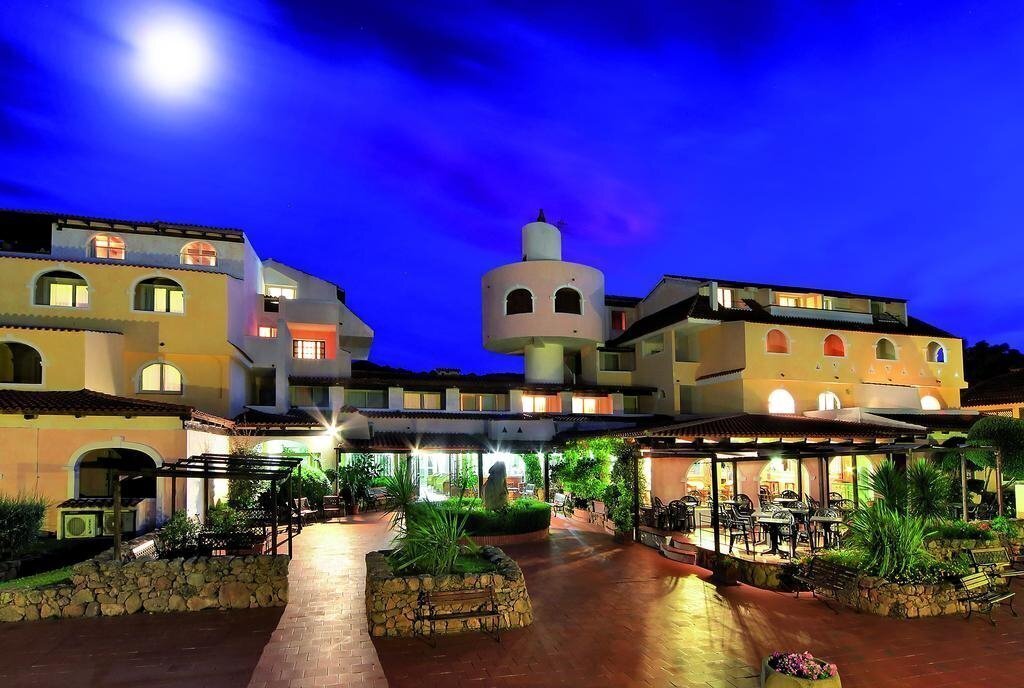 Отель Colonna Beach Hotel & Residence 4*