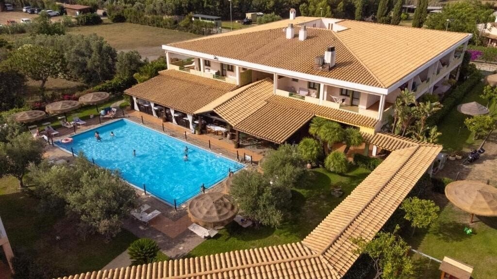 Фотография iH Hotels Villasimius Le Zagare Resort (ex. Club Le Zagare) 4*