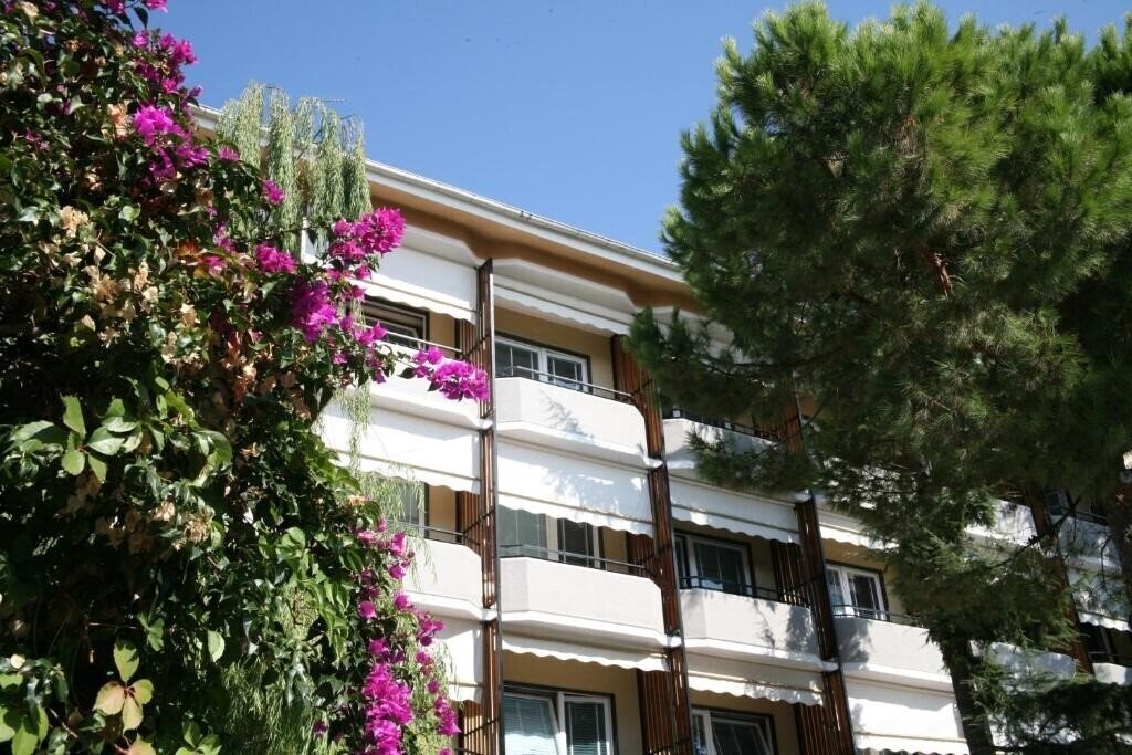 Отель Hotel Palace Varazze 3*