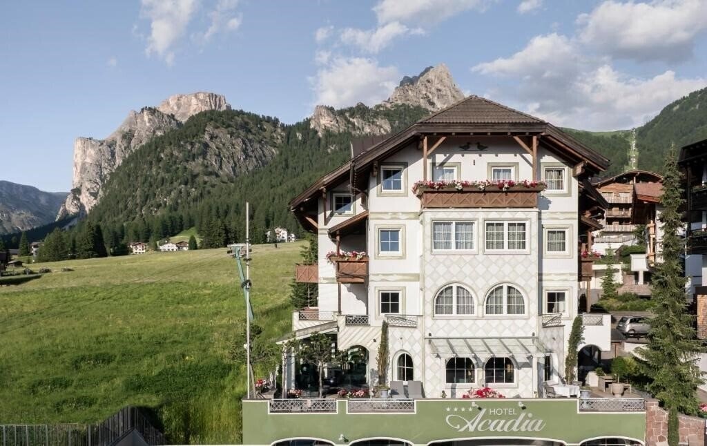Отель Hotel Acadia 4*