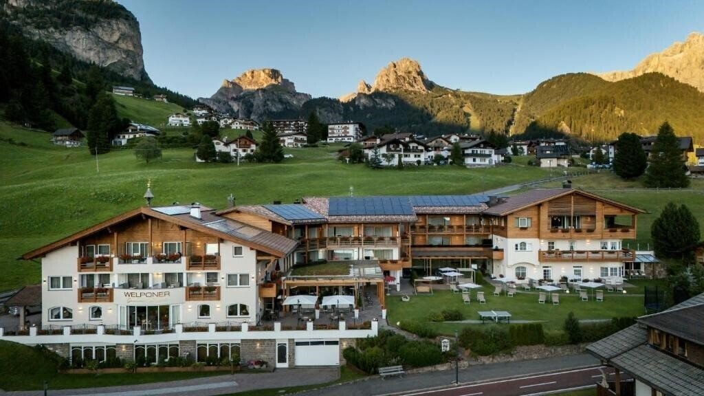 Отель Hotel Welponer Selva di Val Gardena 4*