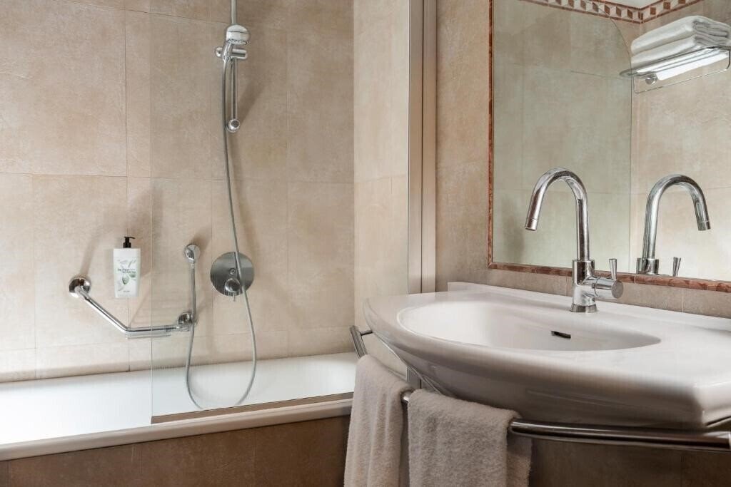 Фотография Athena Hotel 4*