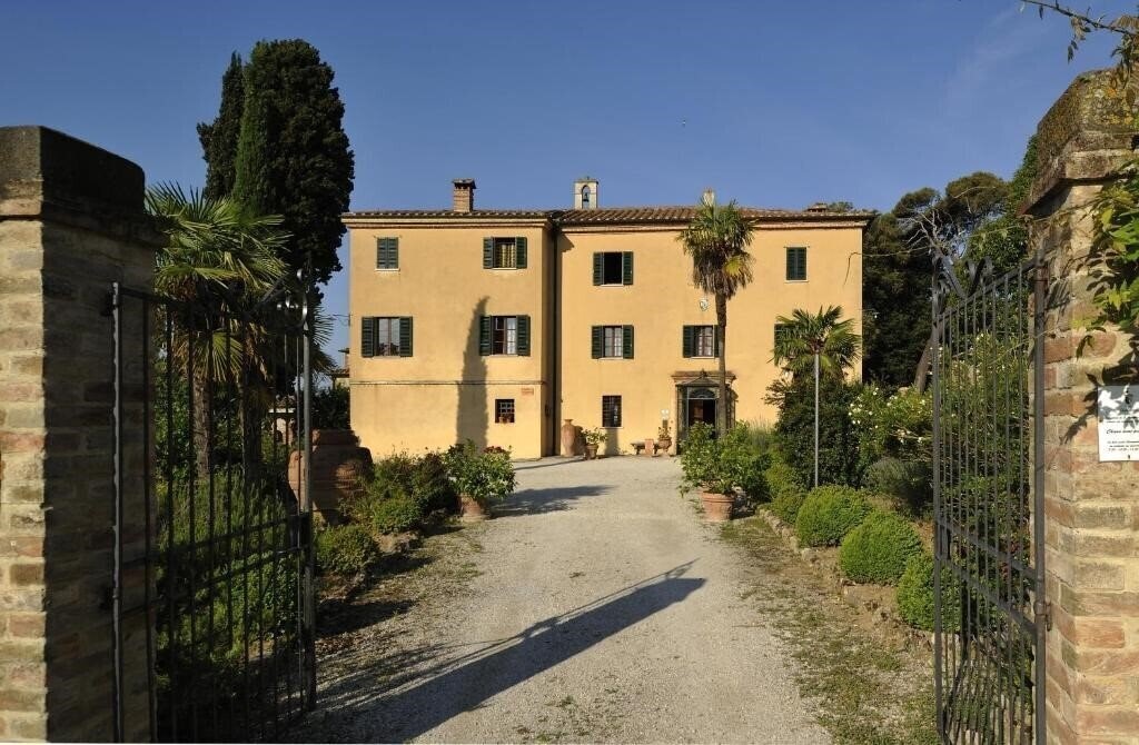 Готель Borgo Casabianca 4*
