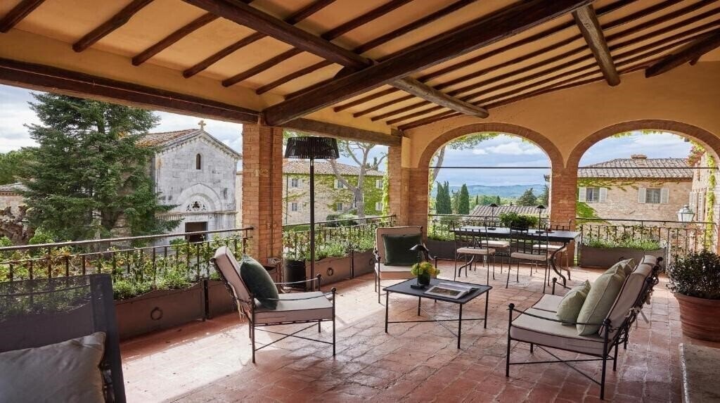 Картинка Borgo San Felice 5*