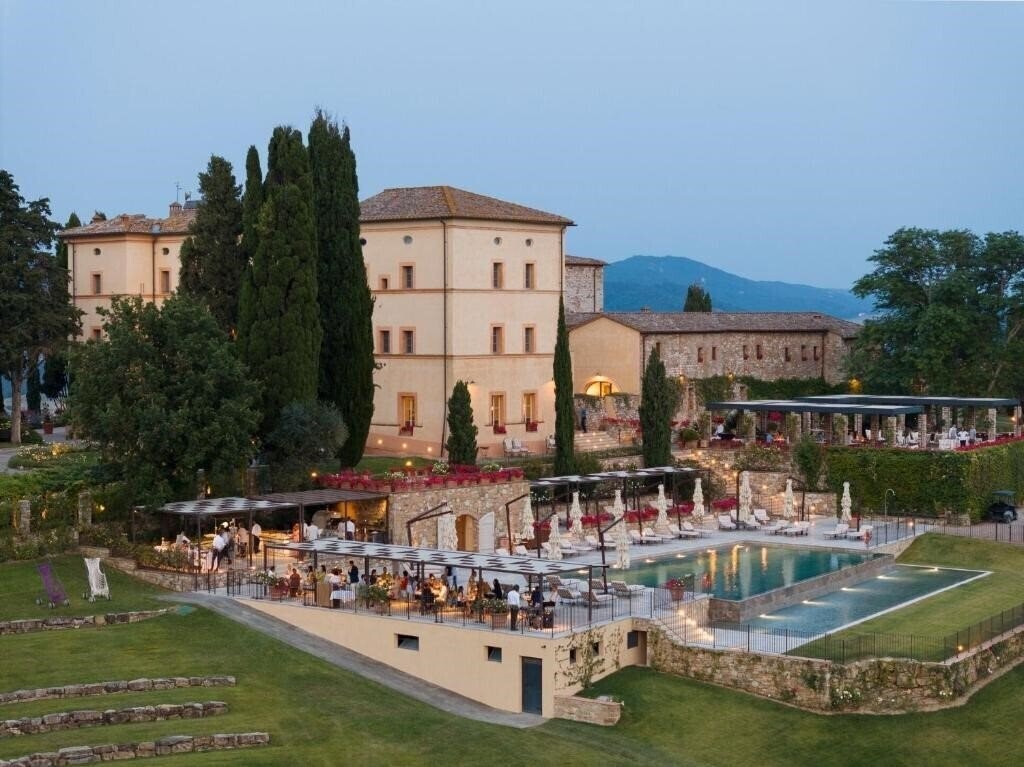 Отель Castello Di Casole 5*