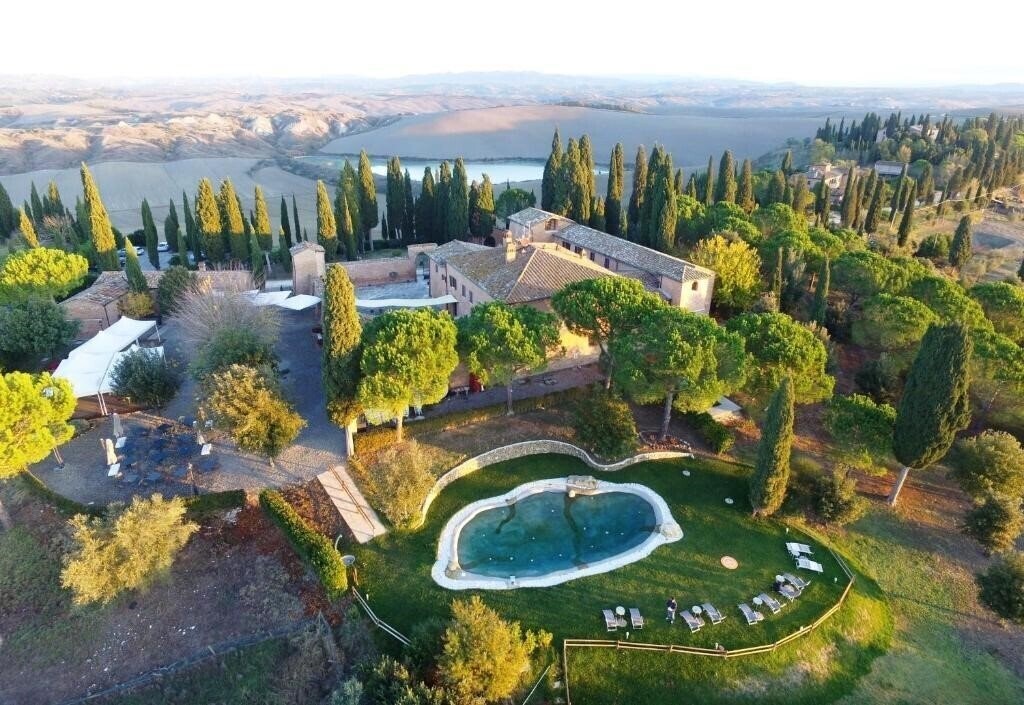 Готель Castello di Leonina Relais 4*
