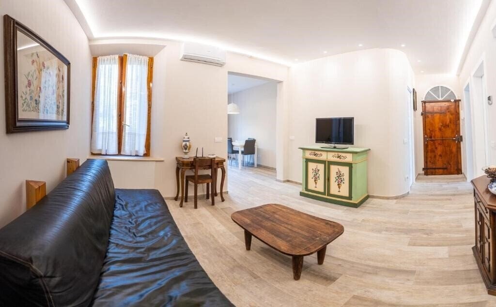 Зображення Em Apartment 3*