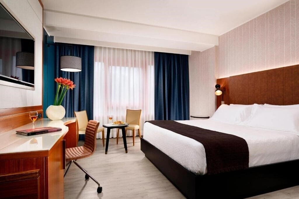 Фото Four Points by Sheraton Siena 4*