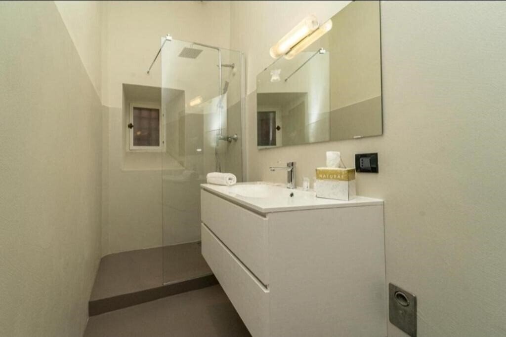 Готель Il Nido dell'Aquila by Francigenaapartments 3*