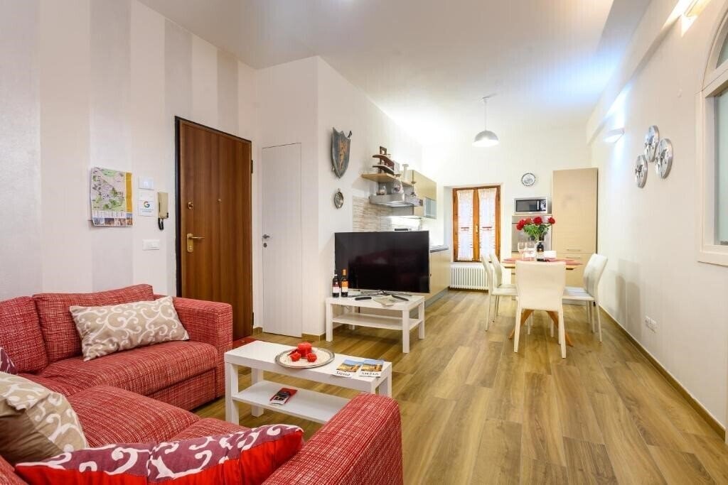 Отель Lady Camollia Apartment 3*