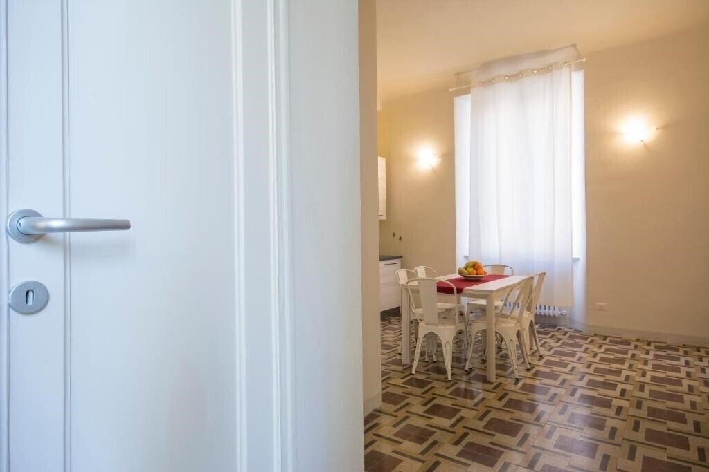 Картинка Regis Condo 4*