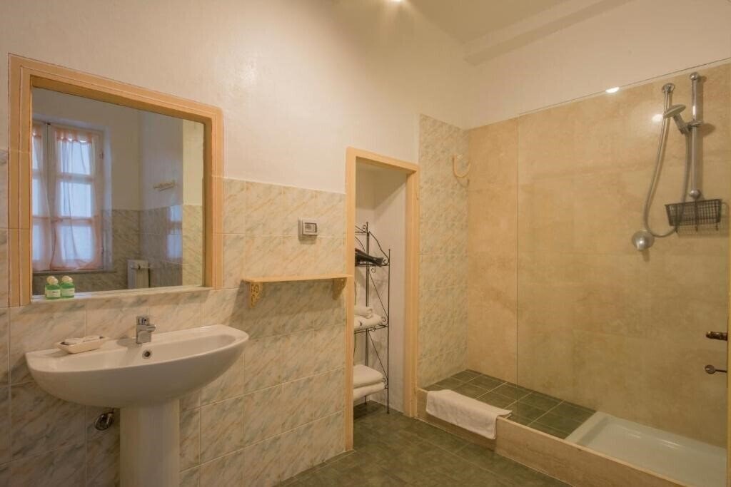 Фотография B&B Pantaneto - Palazzo Bulgarini 3*