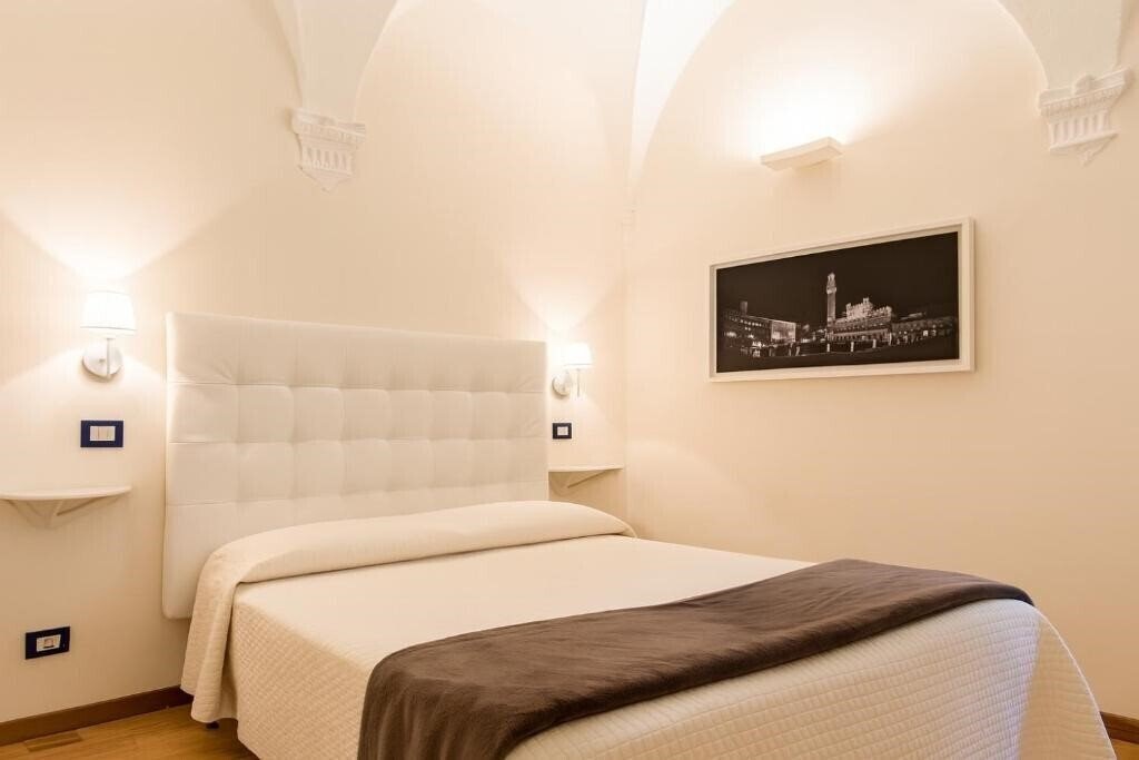 Готель Quattro Cantoni 3*