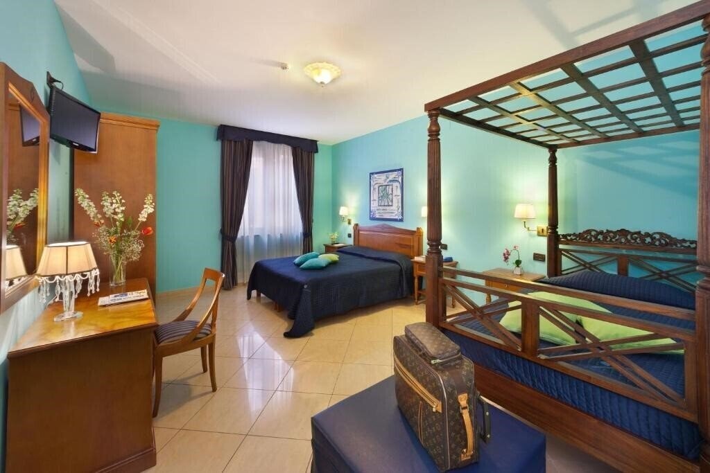 Фото Ulisse Deluxe Hostel 3*