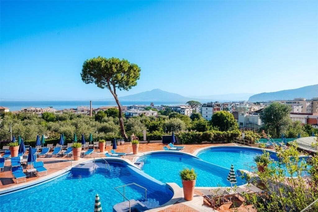 Готель Hilton Sorrento Palace 4*