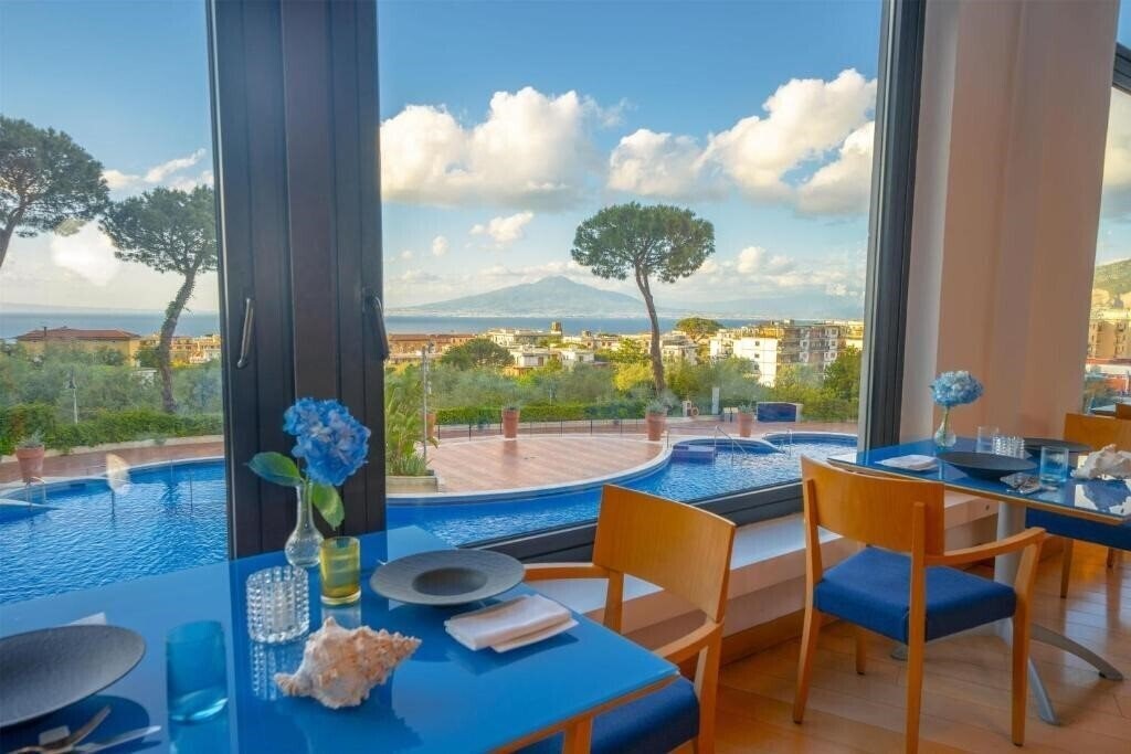 Готель Hilton Sorrento Palace 4*
