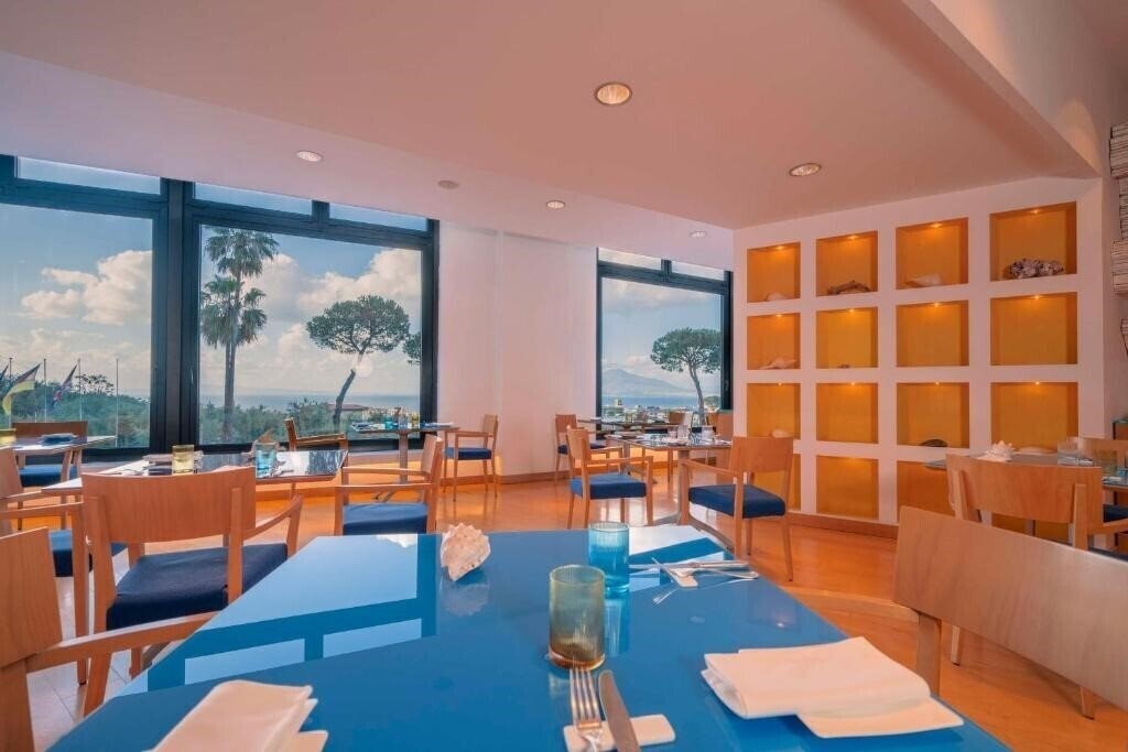 Фотографія Hilton Sorrento Palace 4*