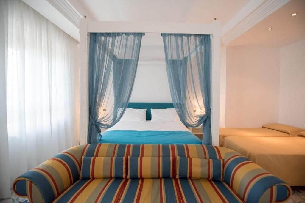 Отель Villa Maria (Sorrento) 3*