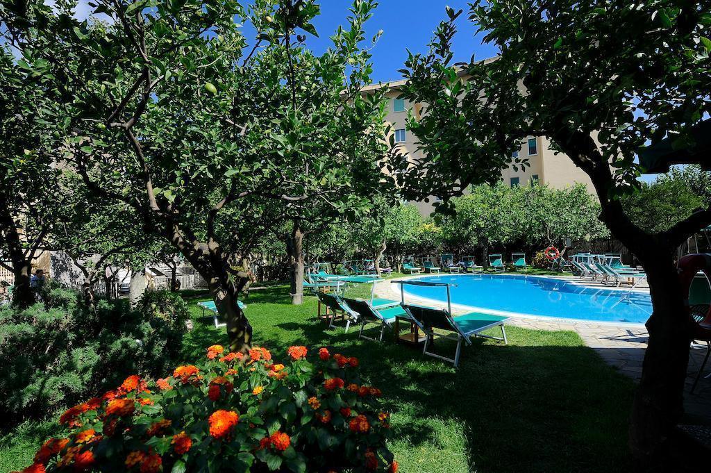 Отель Antiche Mura 4*