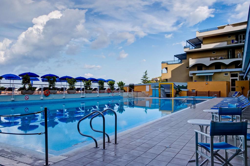 Отель La Solara 4*