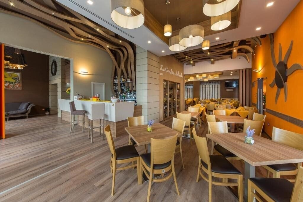 Готель Sole Hotel (Maiori) 3*