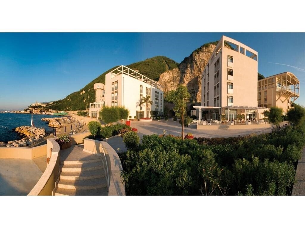 Готель Towers Hotel Stabiae Sorrento Coast 4*