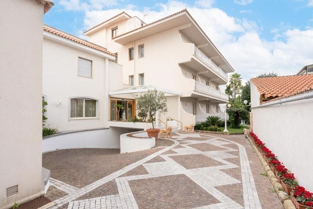 Картинка Eliseo Park's Sant' Agnello 4*