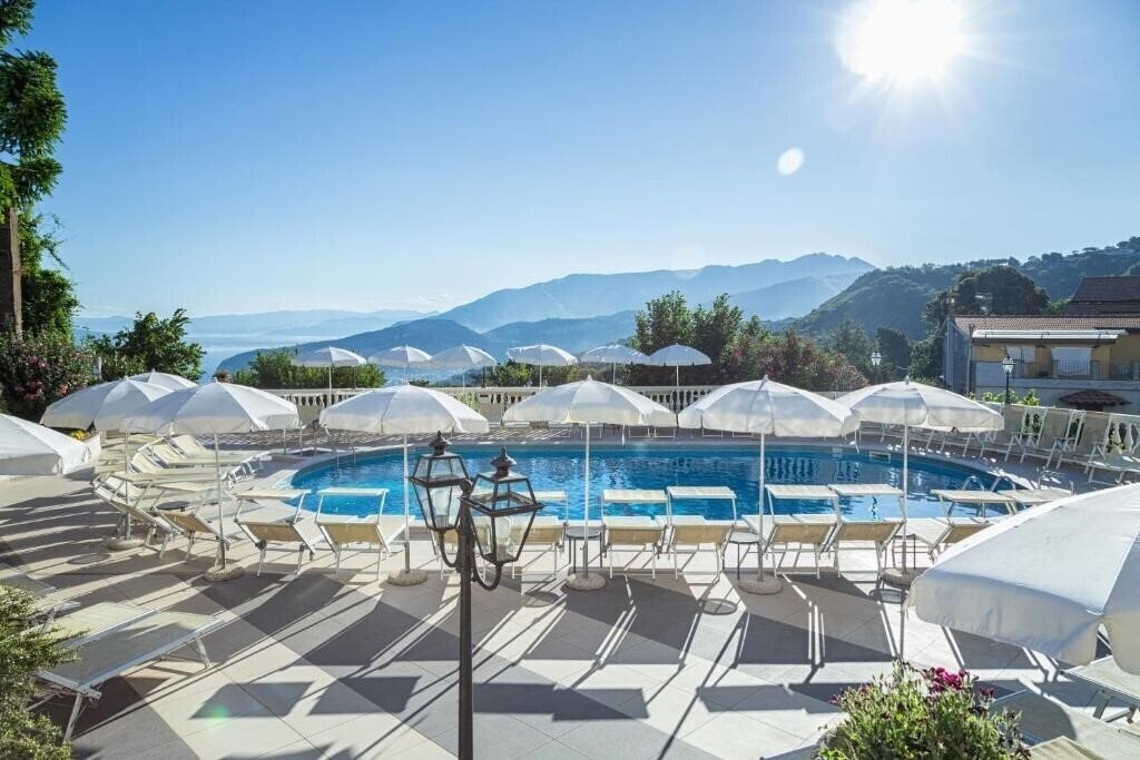 Картинка Jaccarino (Sant'Agata Sui Due Golfi) 4*