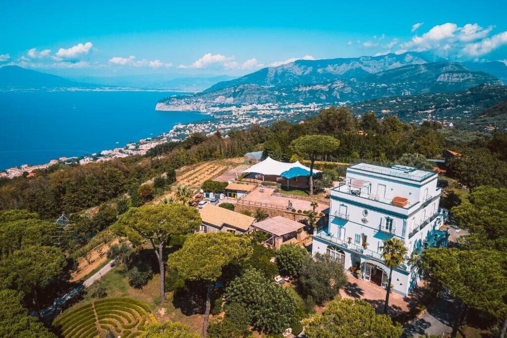 Готель Oasi Olimpia (Sant'Agata Sui Due Golfi) 5*