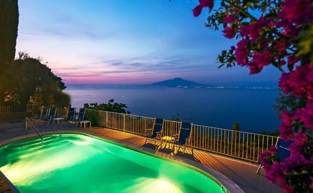 Готель Hotel Miramare Sorrento 4*