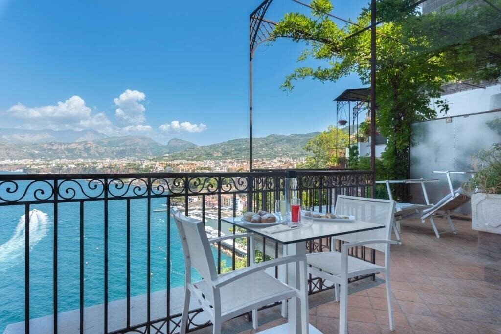 Зображення La Tonnarella Hotel Sorrento 4*