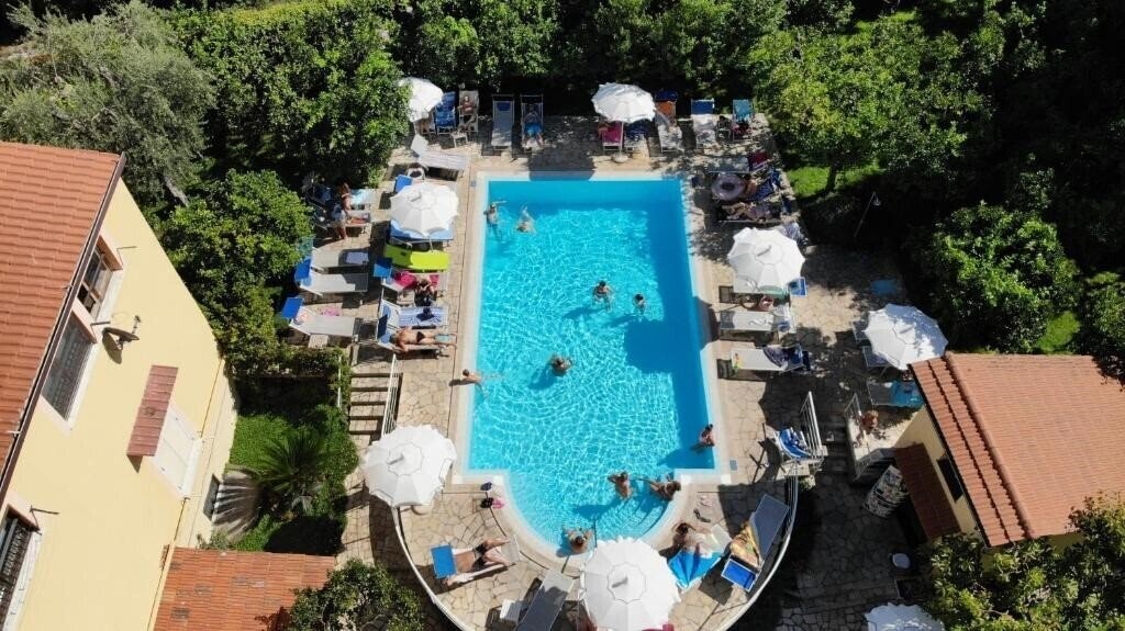 Готель Tourist Hotel 3*