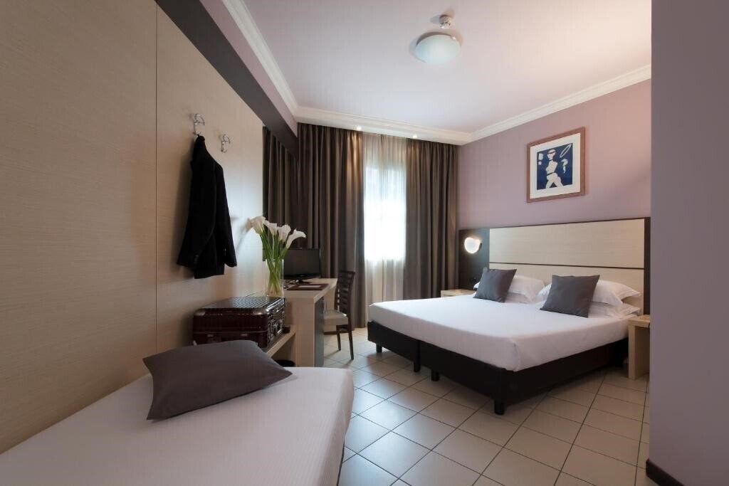 Отель Cdh Hotel La Spezia 4*