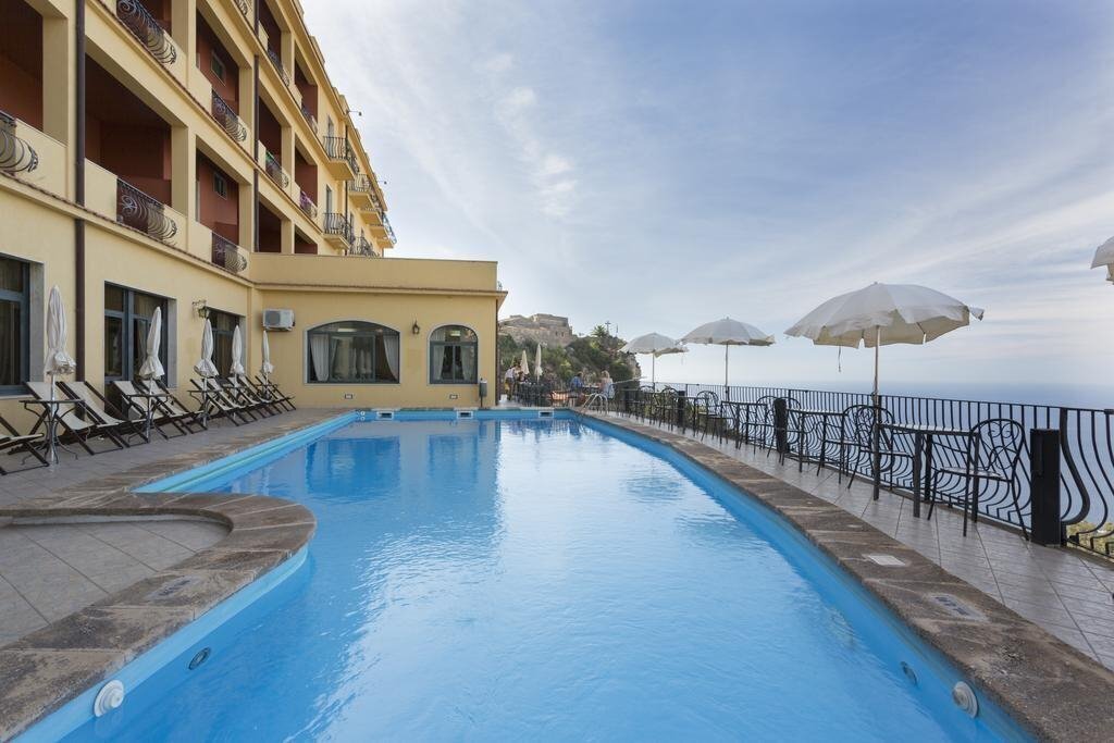 Отель Sole Castello (Taormina) 3*
